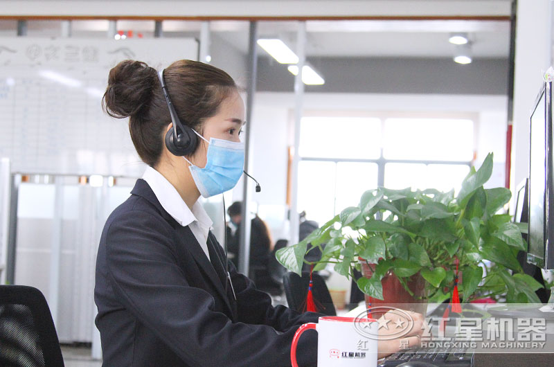 24小時客服全身心工作，用專注點亮了責(zé)任